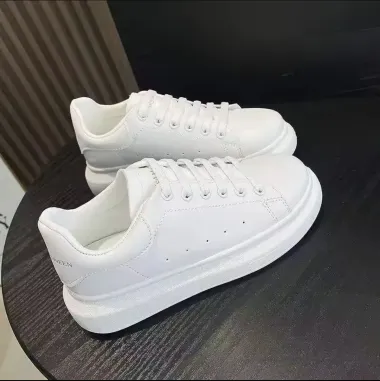 Adidasi barbati casual VIP ZR 111